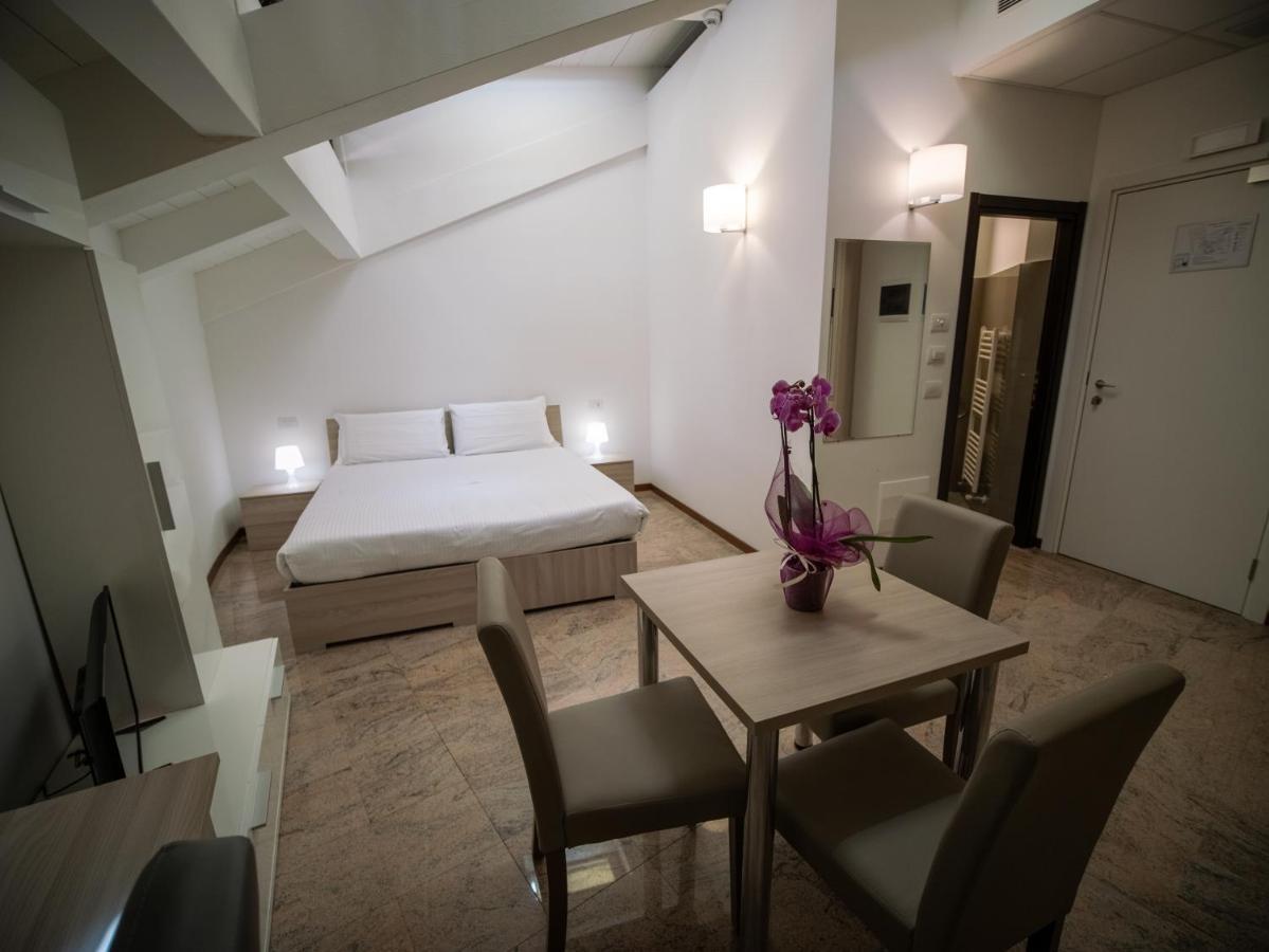 Ego' Residence Ferrara Buitenkant foto